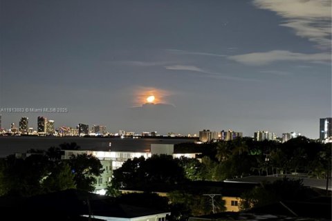 Copropriété à louer à Miami Beach, Floride: 1 chambre, 74.32 m2 № 1969026 - photo 4