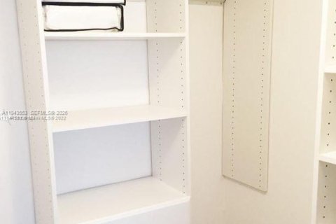 Condo in Miami Beach, Florida, 1 bedroom № 2152795 - photo 5