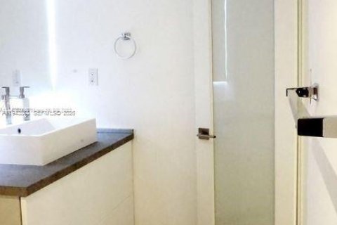 Condo in Miami Beach, Florida, 1 bedroom № 2152795 - photo 6
