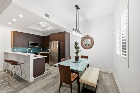 Touwnhouse à vendre à Lake Worth, Floride: 3 chambres, 155.89 m2 № 2186539 - photo 2