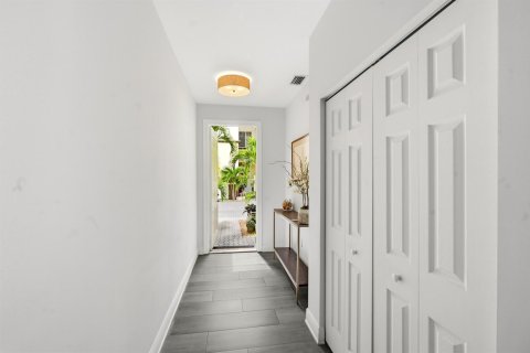 Touwnhouse à vendre à Lake Worth, Floride: 3 chambres, 155.89 m2 № 2186539 - photo 9