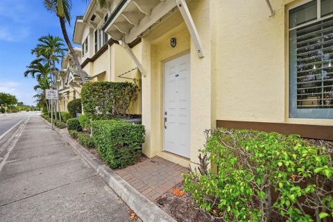 Touwnhouse à vendre à Lake Worth, Floride: 3 chambres, 155.89 m2 № 2186539 - photo 26