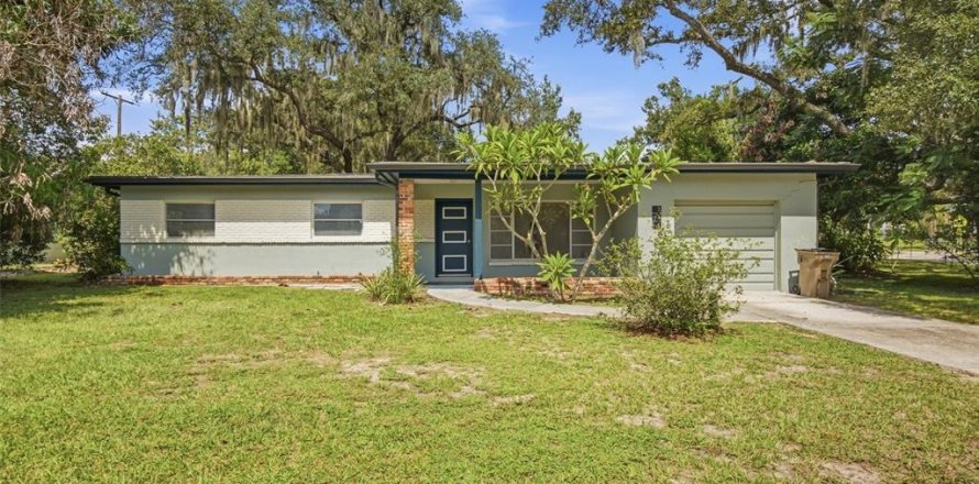 Villa ou maison à Temple Terrace, Floride 3 chambres, 124.95 m2 № 2431090