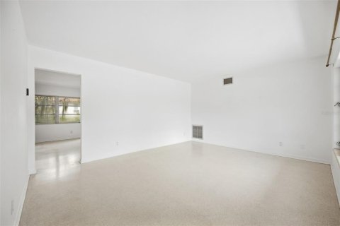 Villa ou maison à louer à Temple Terrace, Floride: 3 chambres, 124.95 m2 № 2431090 - photo 4