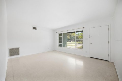 Villa ou maison à louer à Temple Terrace, Floride: 3 chambres, 124.95 m2 № 2431090 - photo 5