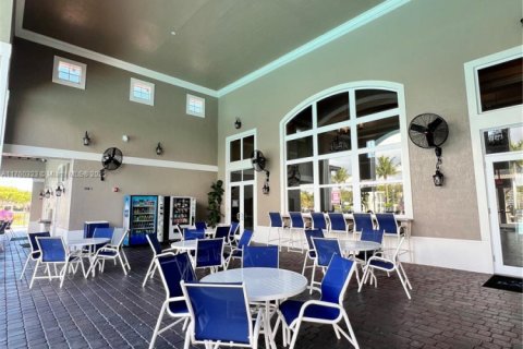 Townhouse in Cutler Bay, Florida 3 bedrooms, 143.26 sq.m. № 1707327 - photo 29