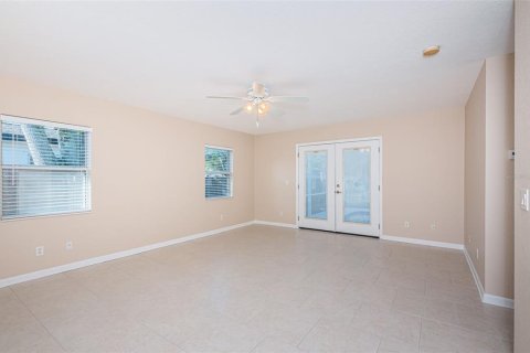House in Saint Petersburg, Florida 3 bedrooms, 182.83 sq.m. № 1584703 - photo 22