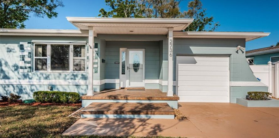 House in Saint Petersburg, Florida 3 bedrooms, 182.83 sq.m. № 1584703