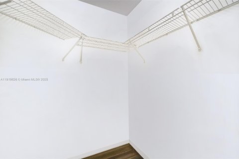 Casa en venta en Homestead, Florida, 5 dormitorios, 289.86 m2 № 1975688 - foto 21