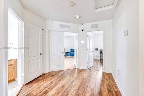 Casa en venta en Homestead, Florida, 5 dormitorios, 289.86 m2 № 1975688 - foto 24