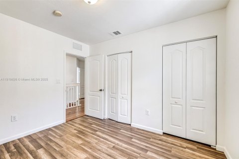 Casa en venta en Homestead, Florida, 5 dormitorios, 289.86 m2 № 1975688 - foto 25