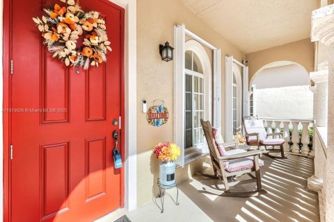 Casa en venta en Homestead, Florida, 5 dormitorios, 289.86 m2 № 1975688 - foto 3