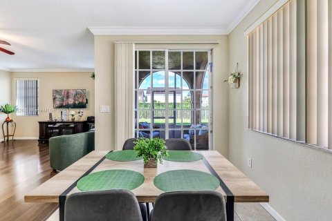 Casa en venta en Homestead, Florida, 5 dormitorios, 289.86 m2 № 1975688 - foto 17