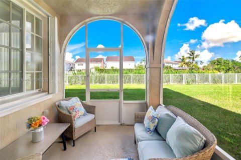 Casa en venta en Homestead, Florida, 5 dormitorios, 289.86 m2 № 1975688 - foto 4