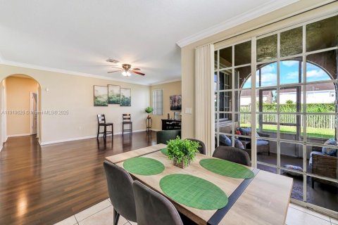 Casa en venta en Homestead, Florida, 5 dormitorios, 289.86 m2 № 1975688 - foto 16