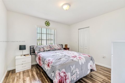 Casa en venta en Homestead, Florida, 5 dormitorios, 289.86 m2 № 1975688 - foto 29