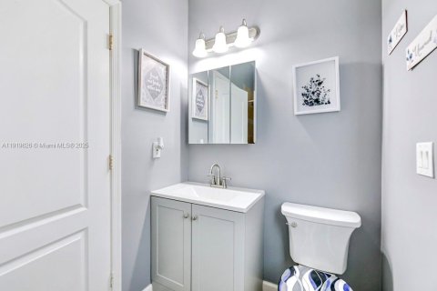 Casa en venta en Homestead, Florida, 5 dormitorios, 289.86 m2 № 1975688 - foto 26