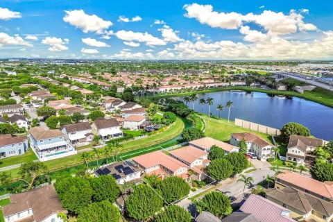 Casa en venta en Homestead, Florida, 5 dormitorios, 289.86 m2 № 1975688 - foto 6