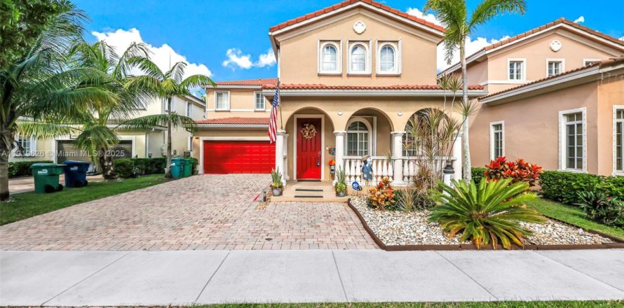 Casa en Homestead, Florida 5 dormitorios, 289.86 m2 № 1975688