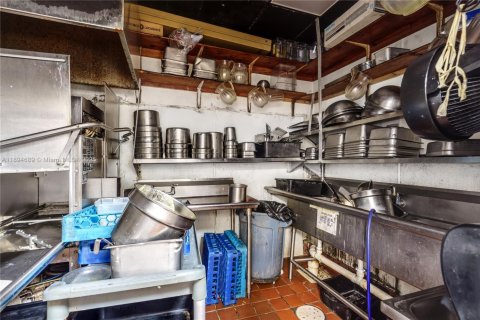 Commercial property in Miami, Florida № 1949768 - photo 21