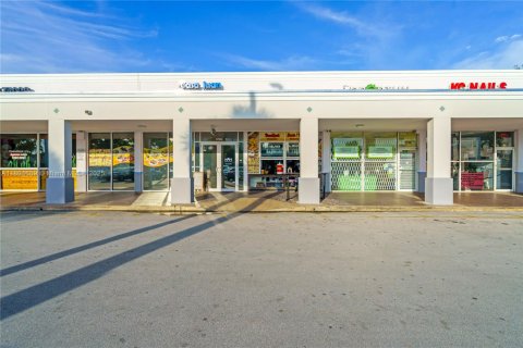 Commercial property in Miami, Florida № 1949768 - photo 23