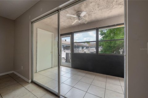 Condo in Tampa, Florida, 2 bedrooms  № 2142439 - photo 19