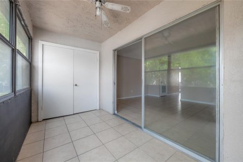 Condo in Tampa, Florida, 2 bedrooms  № 2142439 - photo 20