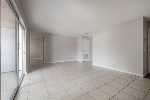 Condo in Tampa, Florida, 2 bedrooms  № 2142439 - photo 4