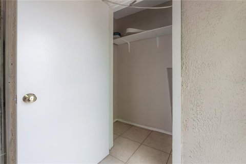 Condo in Tampa, Florida, 2 bedrooms  № 2142439 - photo 22