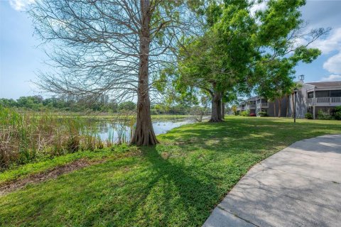 Condo in Tampa, Florida, 2 bedrooms  № 2142439 - photo 25