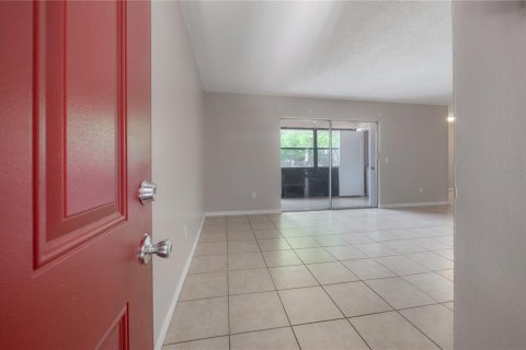 Condo in Tampa, Florida, 2 bedrooms  № 2142439 - photo 2