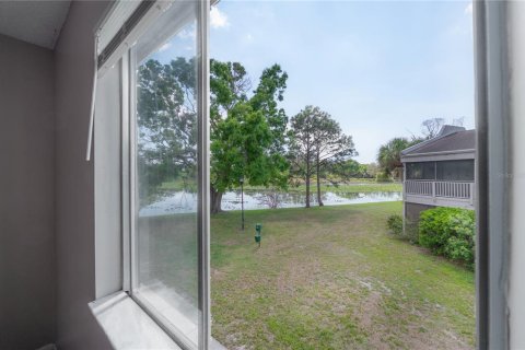 Condo in Tampa, Florida, 2 bedrooms  № 2142439 - photo 12