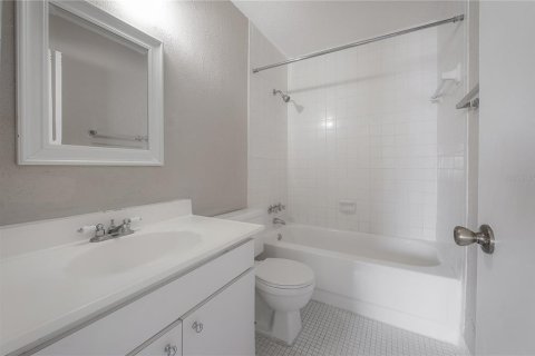Condo in Tampa, Florida, 2 bedrooms  № 2142439 - photo 10