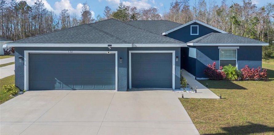 House in Kissimmee, Florida 5 bedrooms, 195.56 sq.m. № 1556139