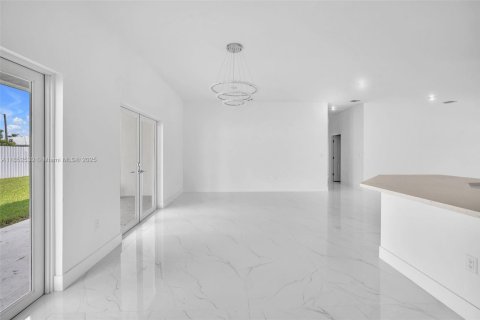 Купить виллу или дом в Хомстед, Флорида 4 спальни, 193.61м2, № 1958021 - фото 11