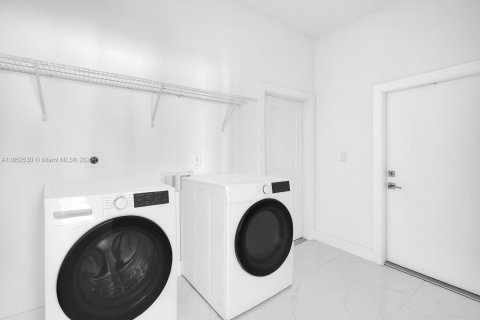 Купить виллу или дом в Хомстед, Флорида 4 спальни, 193.61м2, № 1958021 - фото 17