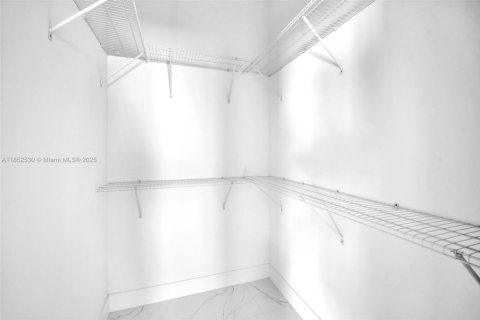 Купить виллу или дом в Хомстед, Флорида 4 спальни, 193.61м2, № 1958021 - фото 21