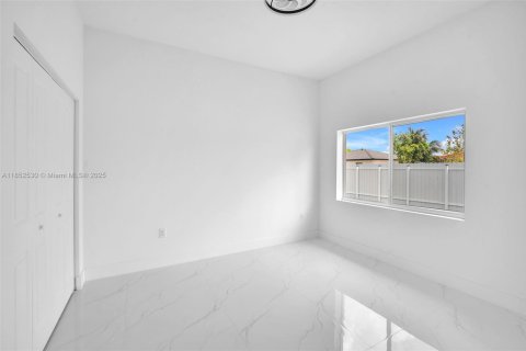 Купить виллу или дом в Хомстед, Флорида 4 спальни, 193.61м2, № 1958021 - фото 25