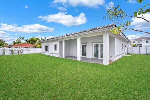 Купить виллу или дом в Хомстед, Флорида 4 спальни, 193.61м2, № 1958021 - фото 29