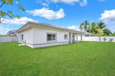 Купить виллу или дом в Хомстед, Флорида 4 спальни, 193.61м2, № 1958021 - фото 28