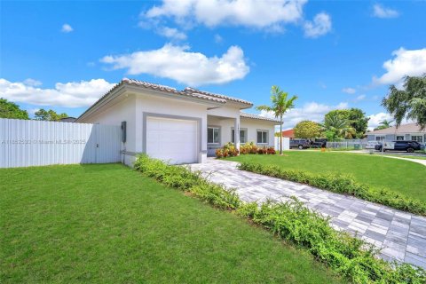 Купить виллу или дом в Хомстед, Флорида 4 спальни, 193.61м2, № 1958021 - фото 3