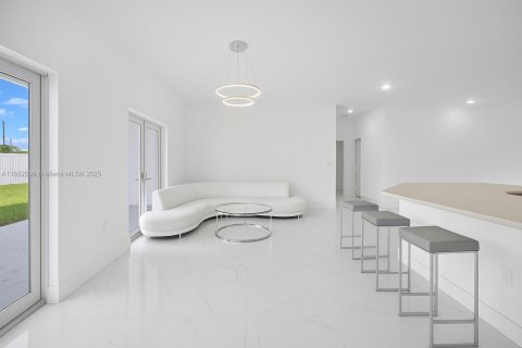 Купить виллу или дом в Хомстед, Флорида 4 спальни, 193.61м2, № 1958021 - фото 12