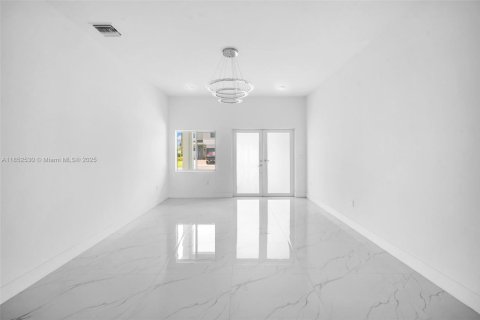 Купить виллу или дом в Хомстед, Флорида 4 спальни, 193.61м2, № 1958021 - фото 5