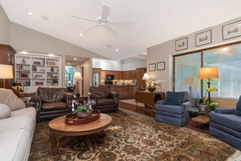 Casa en venta en Tampa, Florida, 5 dormitorios, 288.93 m2 № 2158017 - foto 19