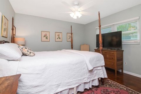 Casa en venta en Tampa, Florida, 5 dormitorios, 288.93 m2 № 2158017 - foto 30