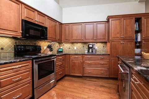 Casa en venta en Tampa, Florida, 5 dormitorios, 288.93 m2 № 2158017 - foto 12