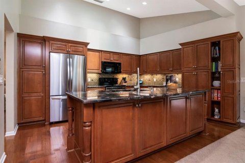 Casa en venta en Tampa, Florida, 5 dormitorios, 288.93 m2 № 2158017 - foto 11