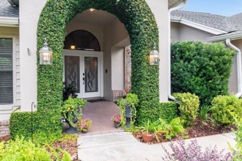 Casa en venta en Tampa, Florida, 5 dormitorios, 288.93 m2 № 2158017 - foto 2