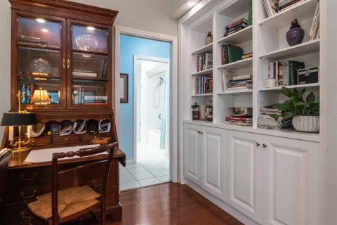 Casa en venta en Tampa, Florida, 5 dormitorios, 288.93 m2 № 2158017 - foto 20
