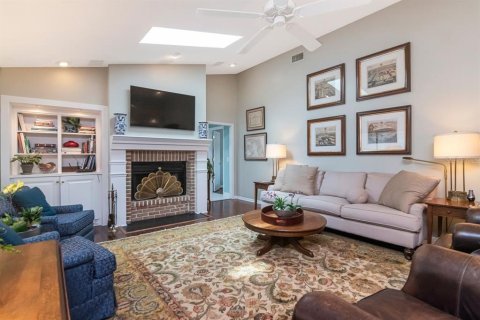 Casa en venta en Tampa, Florida, 5 dormitorios, 288.93 m2 № 2158017 - foto 18